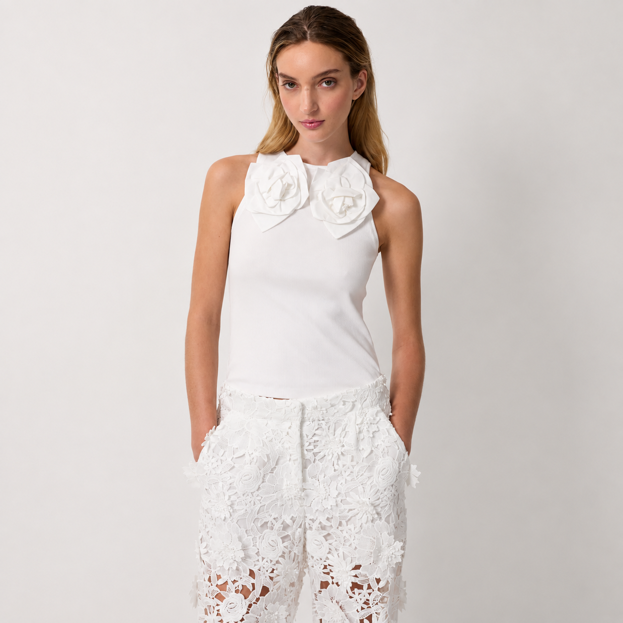 Aknvas - The Camille flower tank in white