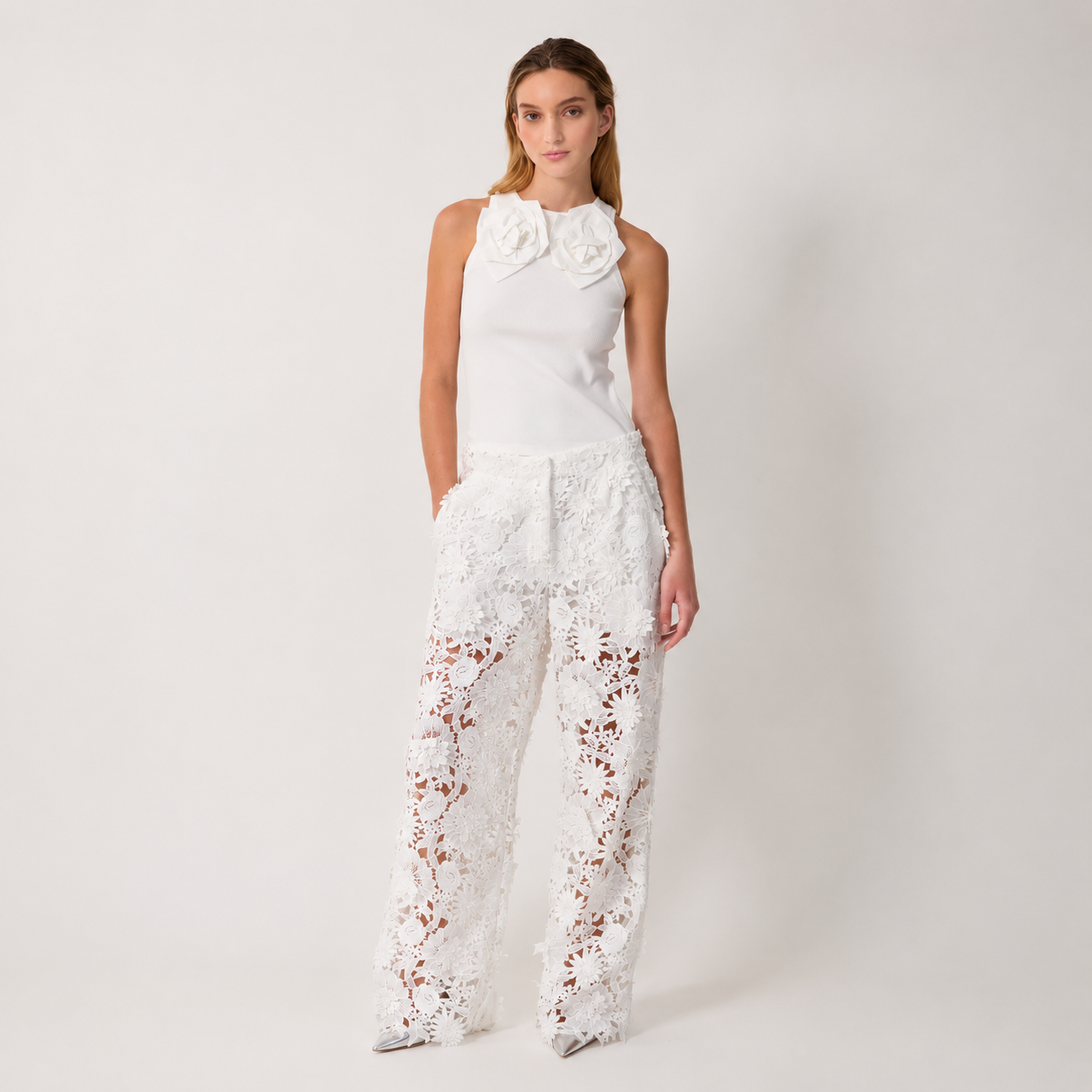 Aknvas - The Camille flower tank in white